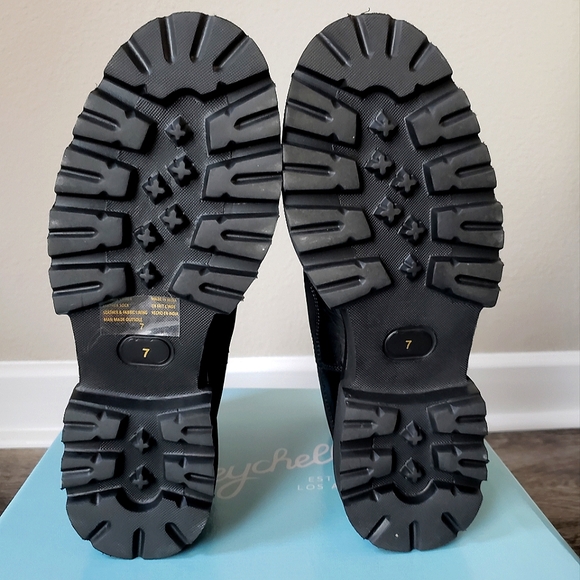 Seychelles | Savor The Moment Chelsea Combat Boot - Picture 12 of 16